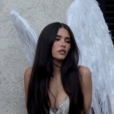 lovesickfantasy's profile picture. i could go on and on, and i will