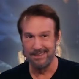 suritahumor's profile picture. 