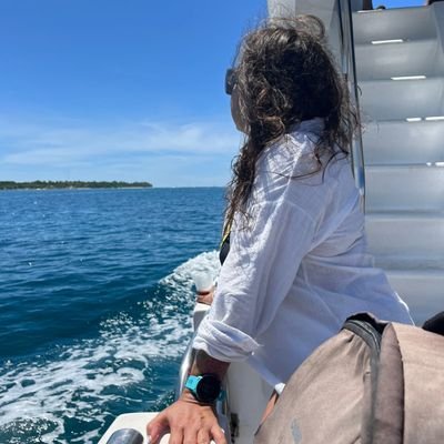 Lorelains's profile picture. Cuyabra, con firmes creencias en nada. 
Amante de la montañita ⛰️ #Catlover #ContenidosDigitales #ProjectManager #GeekGirl