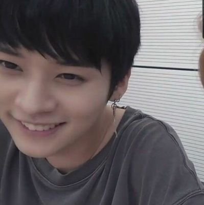 natirinos's profile picture. gosto de muita coisa ai, principalmente o stray kids