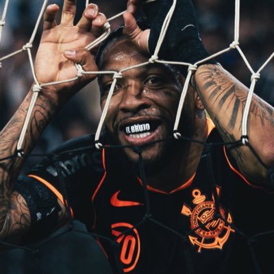 v1uoc5's profile picture. “Em preto e branco, vi pela primeira vez o amor!”🤍🖤