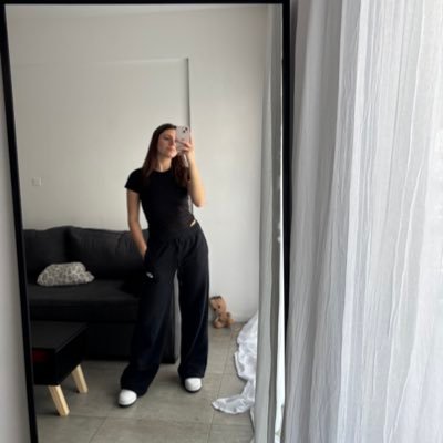 vcamila__'s profile picture. 