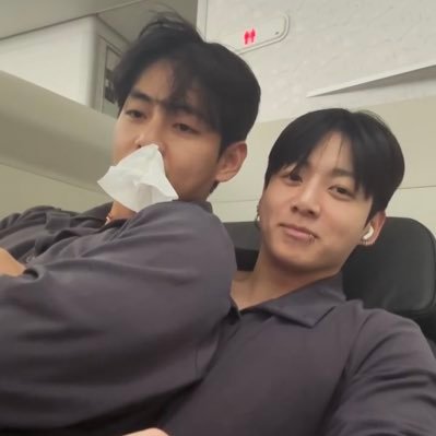 _TaeKook_jkthv's profile picture. FAN ACCOUNT!  사랑해 태국💚💜