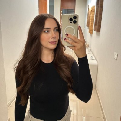 emily_lynn2510's profile picture. Self-employed fashion designer ✂️
Passionate about my craft and creating beauty through style.
Open to meeting genuine souls 💕
❌ No porn