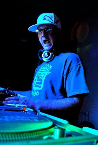 Navistar Tech Service Mgr.
House/Techno DJ/Producer