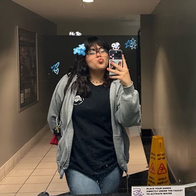 durzisgf's profile picture. . motorsport, concert and hockey enthusiast