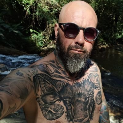 ToniSouza1000's profile picture. Progressista, esquerdista convicto, antifascista, ateísta, cético, amante de animais, entusiasta da ciência e torcedor do Corinthians...