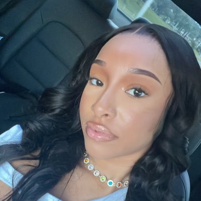 marianaajanae's profile picture. us size 8  ; dm is only for SERIOUS INQUIRIES ONLY.