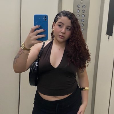 MMvitorya's profile picture. envelhecendo como vinho cada dia mais amarga