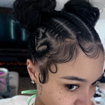 btchesbinparis's profile picture. 