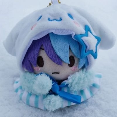 lesbugism's profile picture. he/they/it | 23 | here for art and friends ^_^