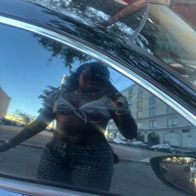 dhasiaaa's profile picture. 