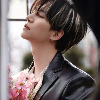 kim00queen's profile picture. 태풍상사🌐💛
이준호만본다😎😎😎
2022년 11월 14일 이준호팬클럽 1기
😭🤣🤭😚😊😍🐧🍑🦊🌻👔
서로의 자존심
들숨에 건강 날숨에 재력
#이준호팬클럽1기