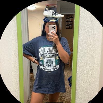 ilovejowee's profile picture. The game isn’t over until it’s over. #Seahawks #TridentsUp #SeaKraken• Woof • Dua Lipa super fan • Tate McRae baby • ✨Girl Hockey Mom✨ • ⛈️ 🏀 #FOKC
