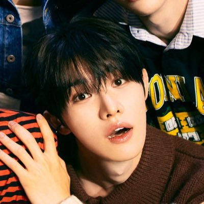 xsungflowerx's profile picture. ₊˚🖇️✩this user loves zerobaseone₊˚🎧⊹