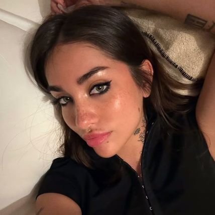 becerraaddict's profile picture. 💋