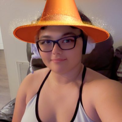 Apriljanzen17's profile picture. Love to draw, hang with friends and cousins.