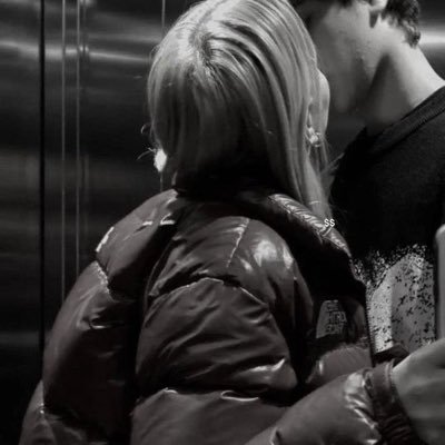 talya_us's profile picture. 𝟏𝟖. ᯓ 𝐒𝐭✰𝐫𝐠𝐢𝐫𝐥 ᯓ 𝐈𝐆/𝐃𝐂: 𝐭𝐚𝐥𝐲𝐚.𝐮𝐬 ᯓ 🏍️ᝰ.ᐟ ᯓ 🎸 𝐏𝐥𝐚𝐲𝐞𝐫 ᯓ @taytayy_spammy 🥀 ᯓ 𝟏𝟐/𝟐𝟐/𝟐𝟑. 🕊️ ᯓ ﾒ𝟶.