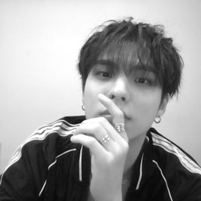 ghostelise's profile picture. she/her ~multi ~cix, ateez, one pact, oneus, Lykn, Jeff Satur +more 🏳️‍🌈