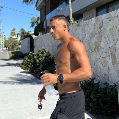 77dijk's profile picture. 