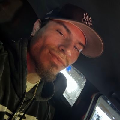 ernestt_28's profile picture. ;