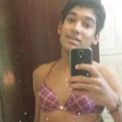 mellted_butter's profile picture. cansada da vida, estressada com todos só querendo paz, amor e carinho