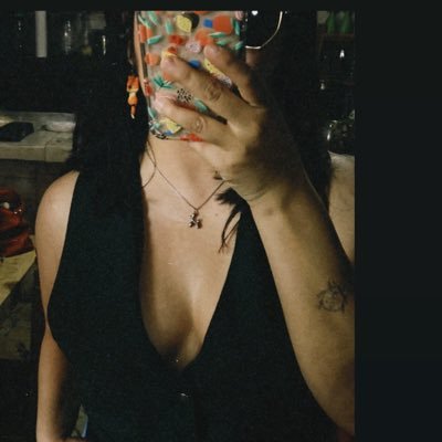 Abracadayan's profile picture. Supongo que somos quienes somos por un
montón de razones y quizás nunca conozcamos la mayoría de ellas.