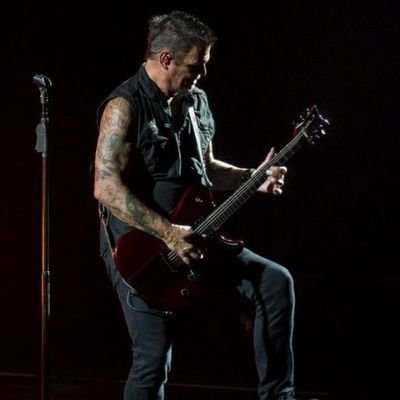 d_ds6596742's profile picture. My name is Daniel Joseph Donegan I'm a native of OAK LAWN Illinois United States 🇱🇷 I'm a proud father  Guitarist 🎸 frontman @ Disturbed
