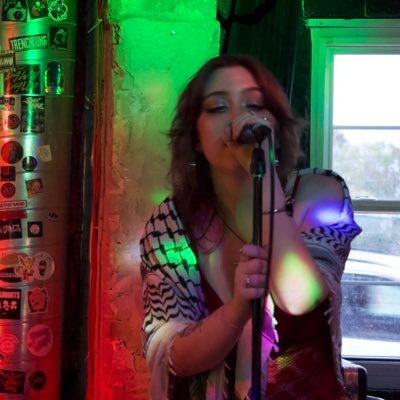 Ella_Cowan25's profile picture. God’s prettiest mistake Musician🎼 Autistic🌱 they/them, 21, Free Palestine🇵🇸