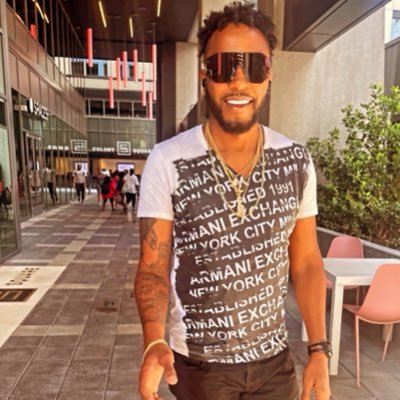 official_one's profile picture. Doing Me 👑🥂🍾I Ain't Got Nothin Prove 📵🚷. Jus ah Piece of My Diary 👨🏽‍💻📲