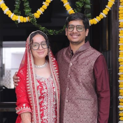 ris3y's profile picture. 