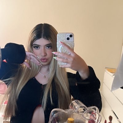 brisizzlee's profile picture. certified brat🎀