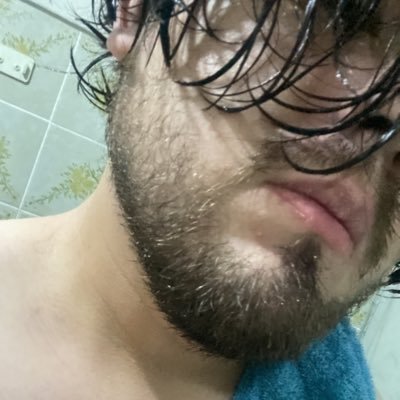 Enmanuel_Waldy's profile picture. “Hay cosas que olvidamos y cosas que nunca podemos olvidar. Es gracioso… no sé cuál es más triste”. 🎋