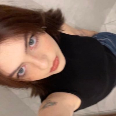 flasque2pipi's profile picture. I don't think heaven is real but I hope I get to see my cat again. @2PolarBearz shitposting.