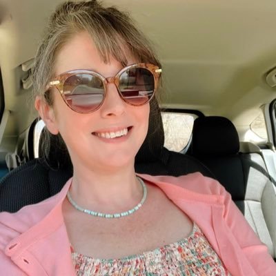EMelqnie's profile picture. single, waiting for what God showed me. Truthseeker, thought are my own, God’s child  &warrior what’s you see is what you got, realest, peace out ✌️
