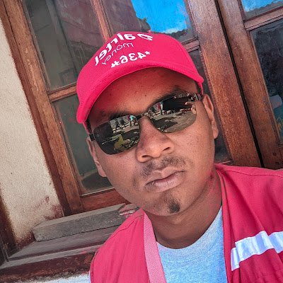 FHasina37084's profile picture. 