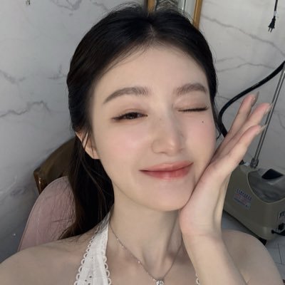 lovelychrs_'s profile picture. 𝘕𝘰 𝘳𝘶𝘭𝘦𝘴 𝘪𝘯 𝘣𝘳𝘦𝘢𝘬𝘢𝘣𝘭𝘦 𝘩𝘦𝘢𝘷𝘦𝘯 || 4/12 || 1997 lover’s club ♡