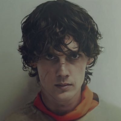 n1ghtshad333's profile picture. “I don’t bury hatchets. I sharpen them.” ☆ OT7