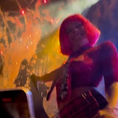 downbadforchap's profile picture. bisexual♡swiftie since ‘09♡halsey since ‘14♡h’s ig x2♡lovatic since ‘07♡chappell since 3/2/24♡sabrina since gmw♡reneé since ‘22♡directioner♡chilis x1♡