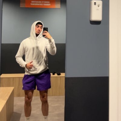 2tealot's profile picture. PAT