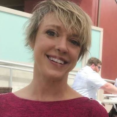LizzyThoma4u's profile picture.