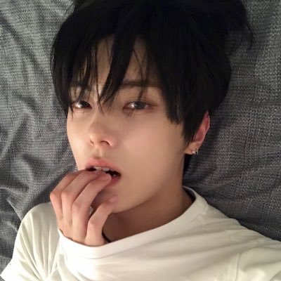boooooozii's profile picture. 