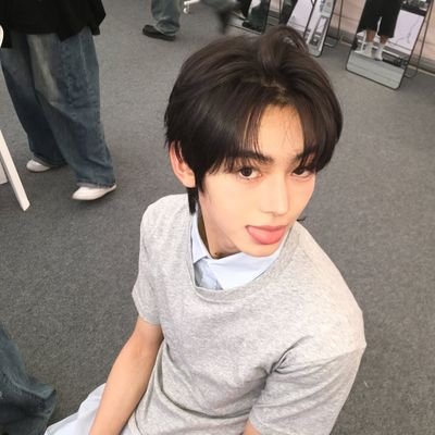 Nalgortima's profile picture. me 
i
am