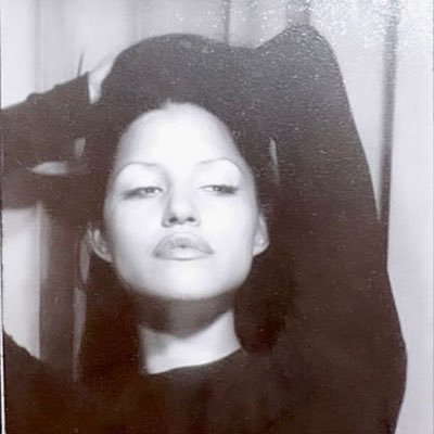 bluntzyes's profile picture. i am a blogger. i am no saint