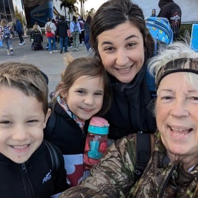 Rebeccamontero_'s profile picture. I’m here to raise awareness about online scams and stop online scams. If you’ve been scammed or see a fake account,message me let fight back together 🇺🇸