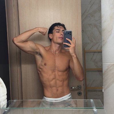 YolandaG's profile picture. Your favorite Urologist and yes i got a 🌶 page 😝