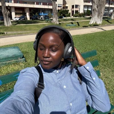 Naanbaan's profile picture. Burgeoning multifaceted woman ๐