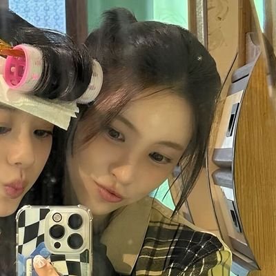 hermitrees's profile picture. Some folks are wise and some are otherwise. - Tobias Smollett 
I love my girlfriend (soon to be wife) @GaleOfStar!