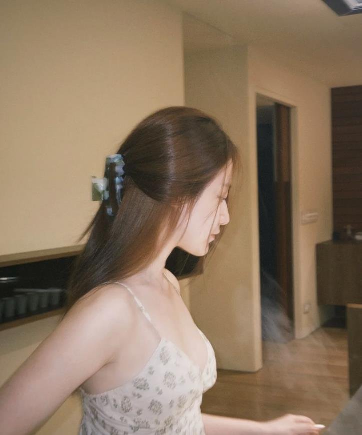 5VE373X1to143LS's profile picture. 겉으론 괜찮아 보여도, 속으론 누군가 보고 싶을 때가 있어요.
