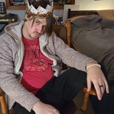 BradlysTweets's profile picture. 22 // Solo Game dev // Niche internet personality // Crafty nerd // Storyteller // Editor for Aryeh from Fishtank S4